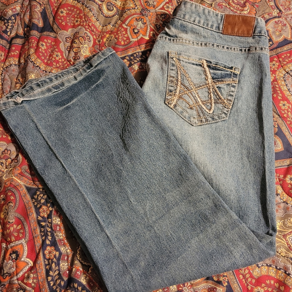 Maurices jeans